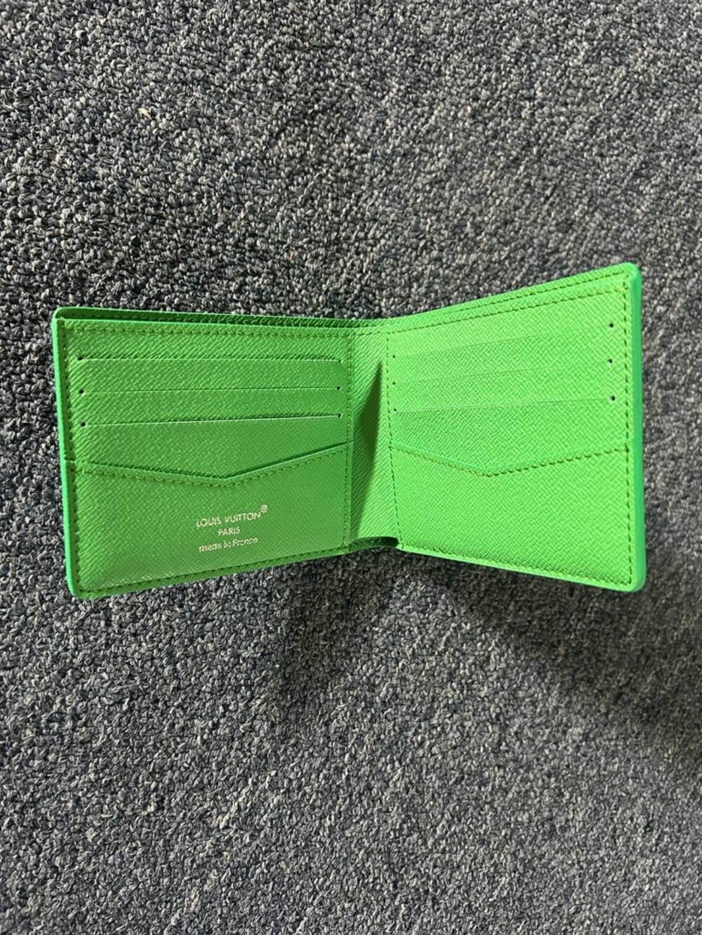 Louis Vuitton Golf Green Bifold Wallet - Picture 4 of 4